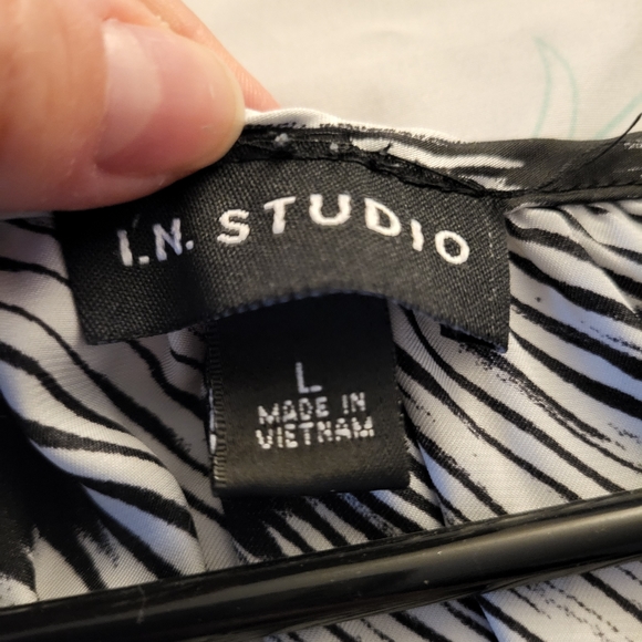 Shirt - Picture 2 of 2